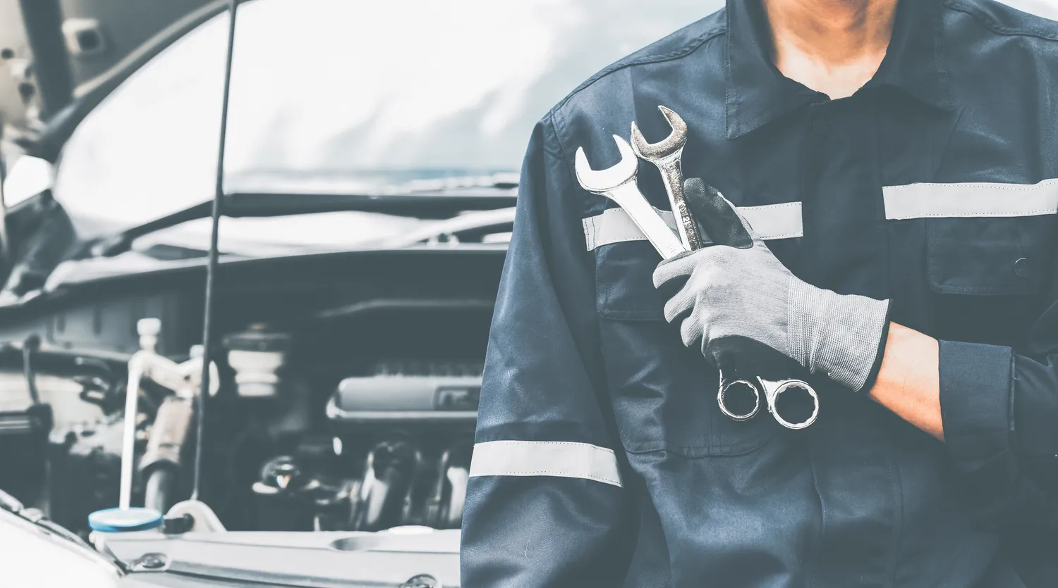 W co powinien być wyposażony warsztat samochodowy?