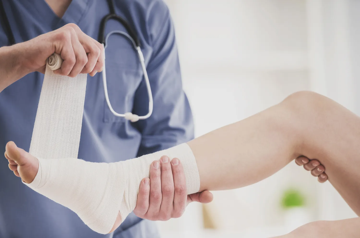 Rodzaje rehabilitacji medycznej - sprawdź, na jakie schorzenia pomaga