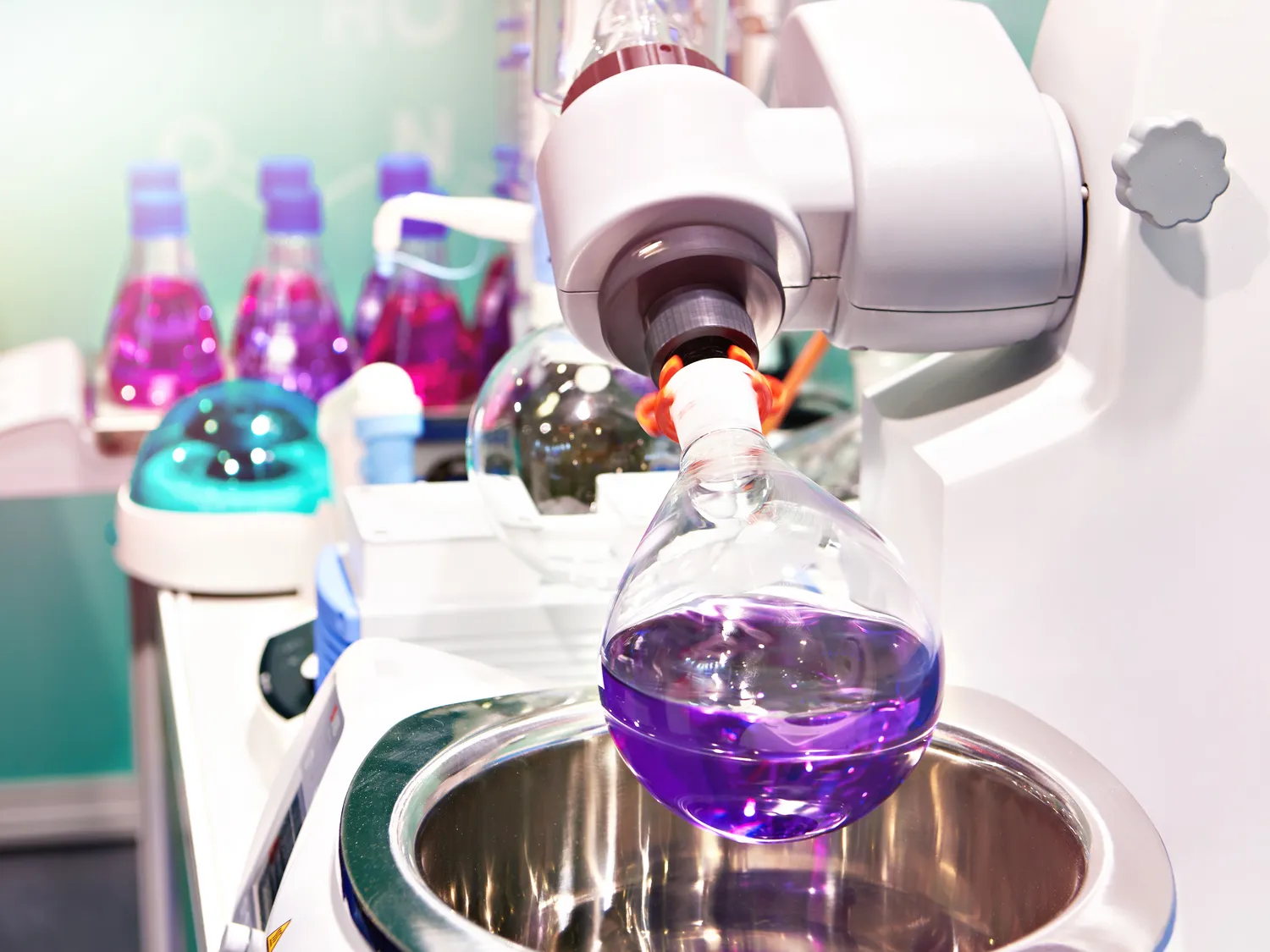 Przemysł to sektor gospodarki który obejmuje?