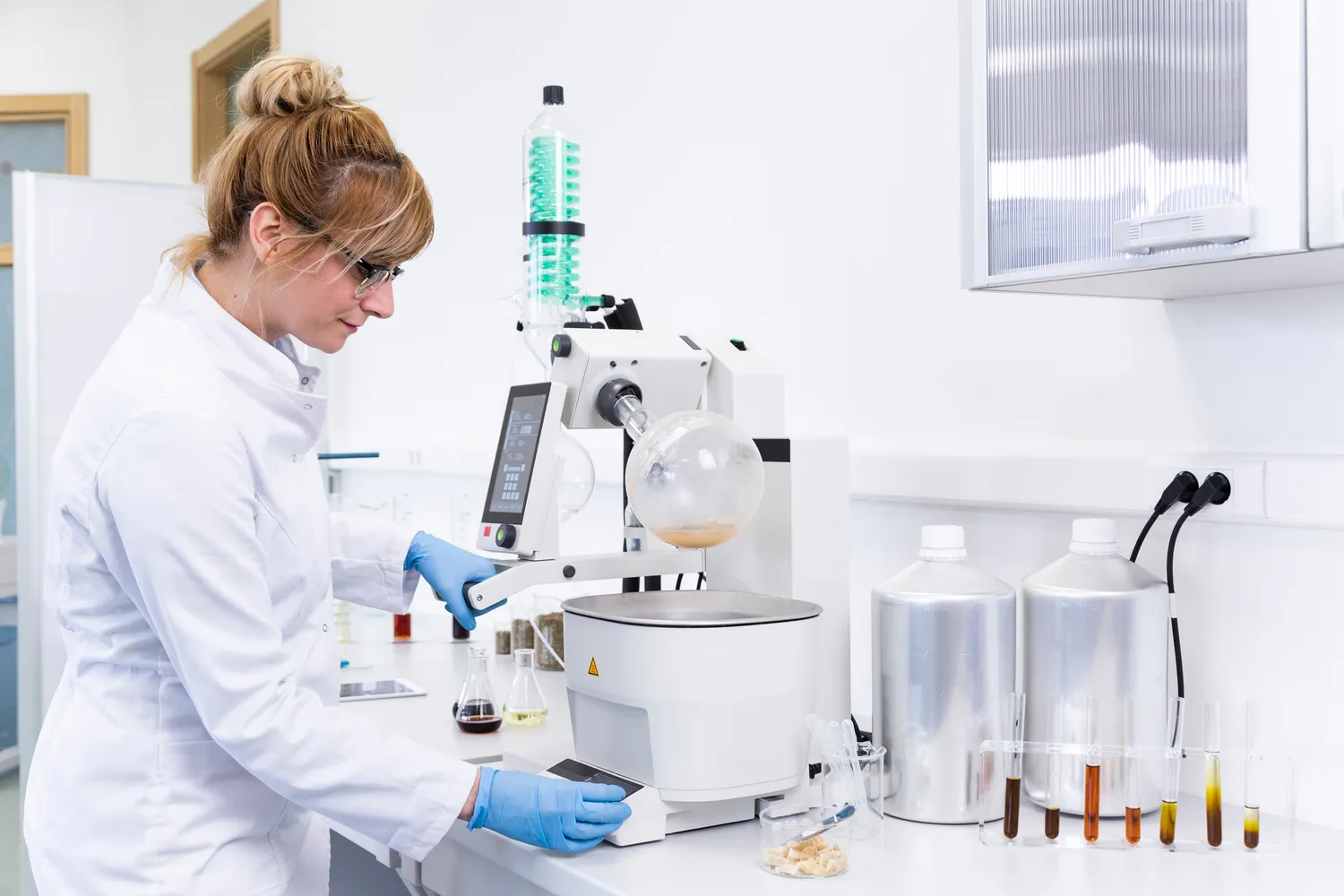 W jaki sposób przyroda jest niszczona przez przemysł?